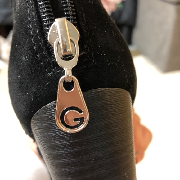 GUESS heels - Picture 3 of 3